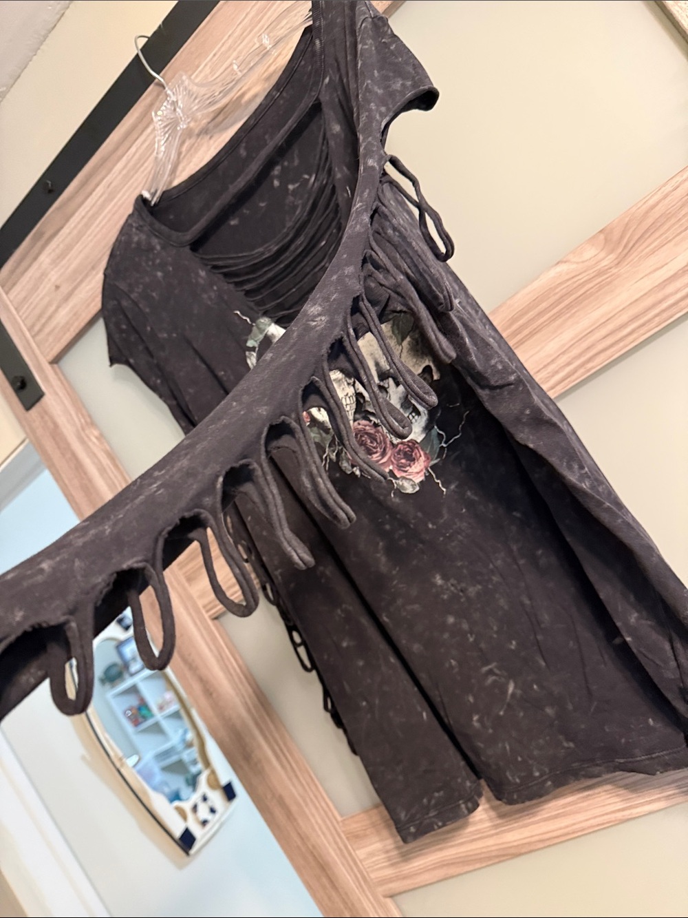 torrid Black Distressed Ladder Cutout Top with Skull & Rose Graphic - Picture 4 of 6